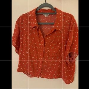 Cropped short sleeve button up blouse